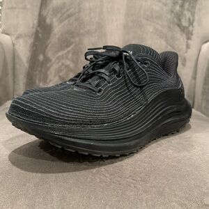 Hola One One TC 1.0 black road running/lifestyle shoe.